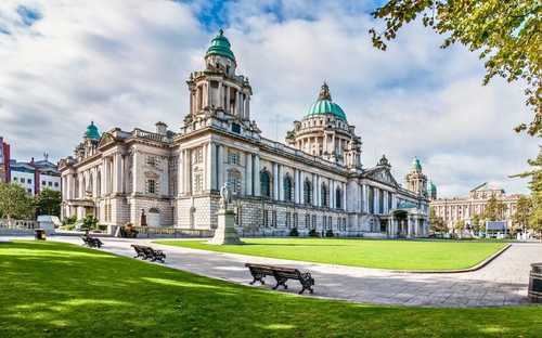 Belfast Hop-On Hop-Off Turu Belfast Titanic Mahallesi üstü açık otobüsü
