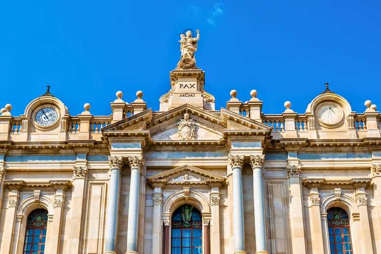 Top sightseeing bus tours in Naples, Italy – Popular points of interest, hidden gems, and panoramic views of Naples in 2026